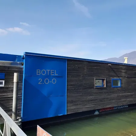 Hotel en barco Diffuso Dei Laghi Porto Ceresio