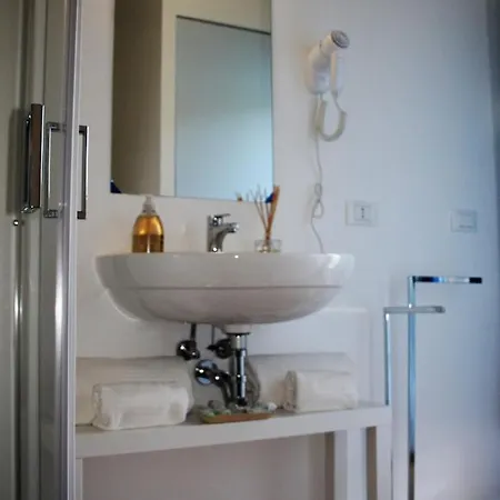 Diffuso Dei Laghi Botel *