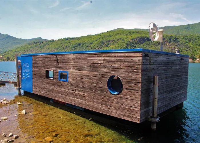 Πλωτό κατάλυμα Diffuso Dei Laghi Porto Ceresio